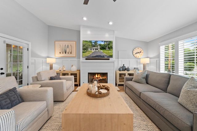 413 Hillcrest DRIVE, Fontana, WI 53125