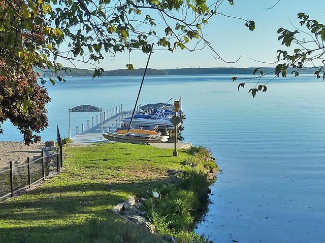 413 Hillcrest DRIVE, Fontana, WI 53125
