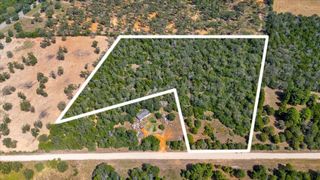 142 Meduna RD, Smithville, TX 78957