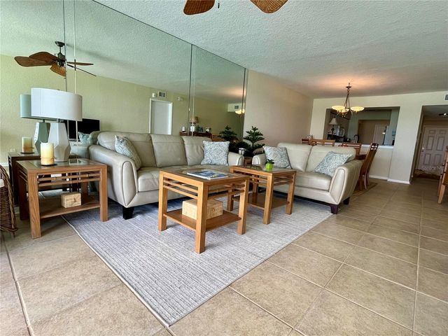 6093 BAHIA DEL MAR CIRCLE 676, St Petersburg, FL 33715