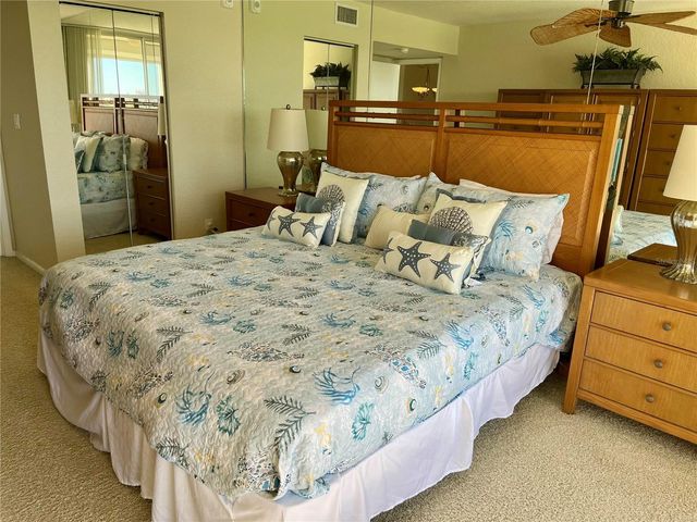 6093 BAHIA DEL MAR CIRCLE 676, St Petersburg, FL 33715