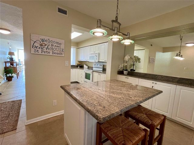 6093 BAHIA DEL MAR CIRCLE 676, St Petersburg, FL 33715