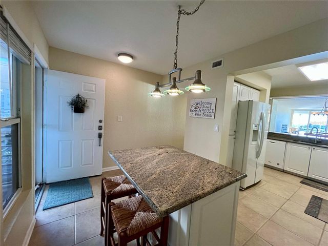 6093 BAHIA DEL MAR CIRCLE 676, St Petersburg, FL 33715