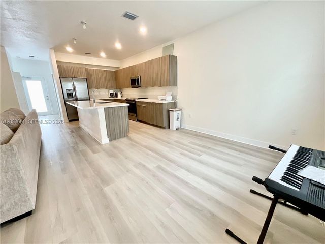 4700 NW 84th Ave 15, Doral, FL 33166