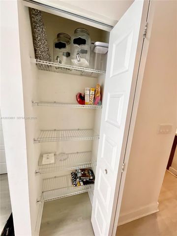 4700 NW 84th Ave 15, Doral, FL 33166