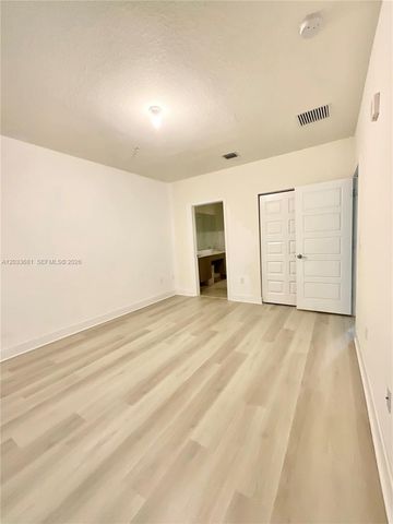 4700 NW 84th Ave 15, Doral, FL 33166