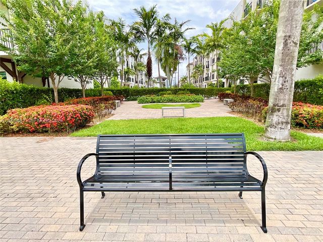 4700 NW 84th Ave 15, Doral, FL 33166