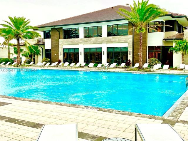 4700 NW 84th Ave 15, Doral, FL 33166