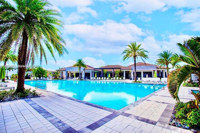 4700 NW 84th Ave 15, Doral, FL 33166
