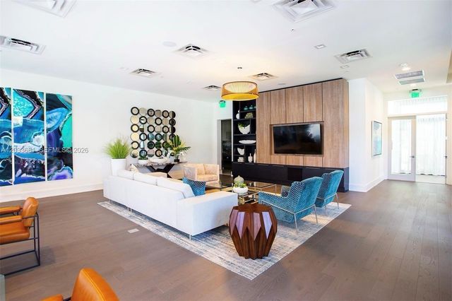 4700 NW 84th Ave 15, Doral, FL 33166