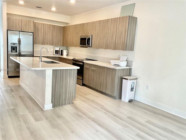 4700 NW 84th Ave 15, Doral, FL 33166