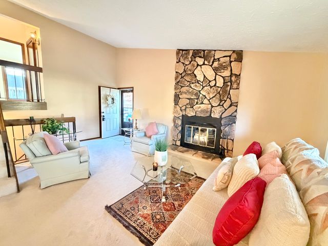 4685 High Point Drive 17, Rockford, IL 61114