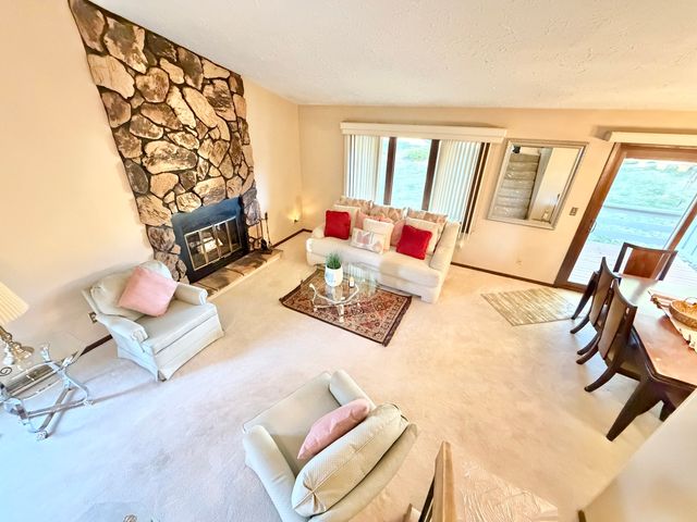 4685 High Point Drive 17, Rockford, IL 61114