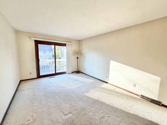 4685 High Point Drive 17, Rockford, IL 61114