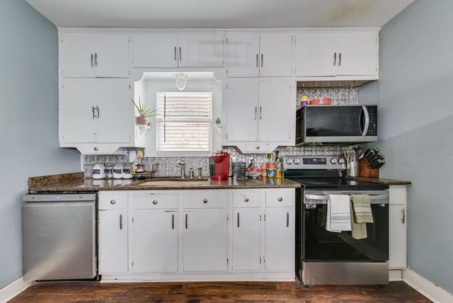 308 W Gilmer Street, Ennis, TX 75119