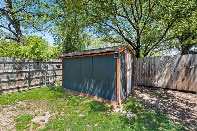 308 W Gilmer Street, Ennis, TX 75119
