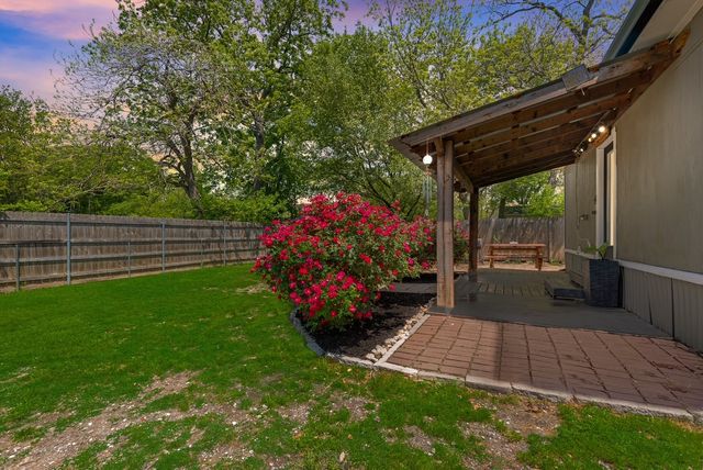 308 W Gilmer Street, Ennis, TX 75119