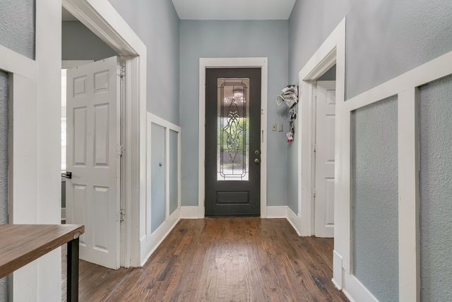 308 W Gilmer Street, Ennis, TX 75119