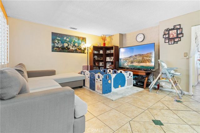 1809 W Avenue K9, Lancaster, CA 93534