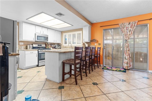 1809 W Avenue K9, Lancaster, CA 93534