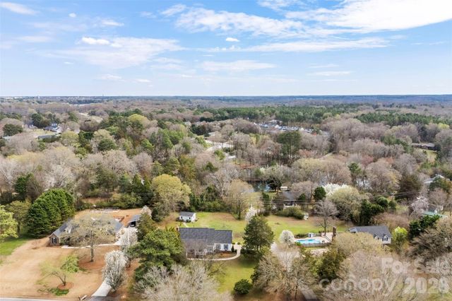 1347 Meadow Lakes Road, Rock Hill, SC 29732