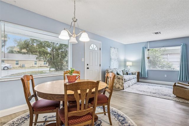 690 E JACKSON AVENUE, Mount Dora, FL 32757