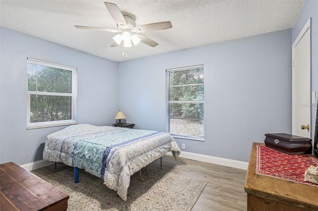 690 E JACKSON AVENUE, Mount Dora, FL 32757