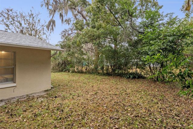 690 E JACKSON AVENUE, Mount Dora, FL 32757