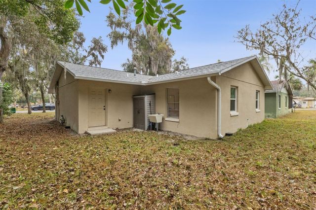 690 E JACKSON AVENUE, Mount Dora, FL 32757