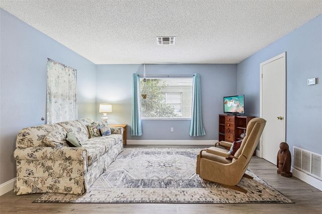 690 E JACKSON AVENUE, Mount Dora, FL 32757