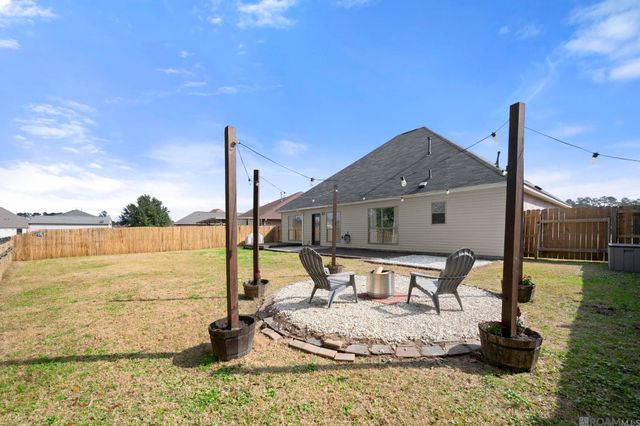 26017 Willow Wood St, Denham Springs, LA 70726