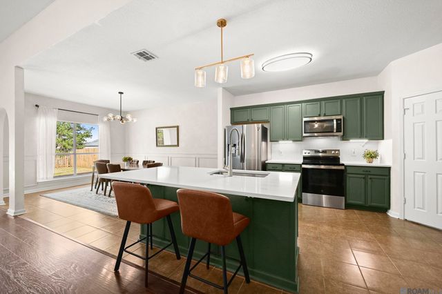 26017 Willow Wood St, Denham Springs, LA 70726