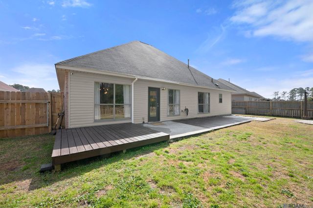 26017 Willow Wood St, Denham Springs, LA 70726