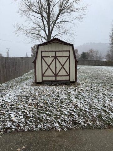 29 Green Valley Road, Vanceburg, KY 41179