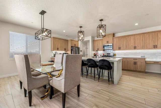 14277 Glenview Court, Victorville, CA 92395