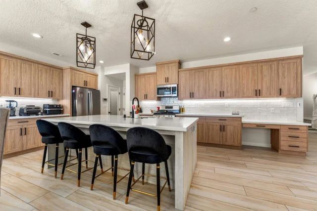 14277 Glenview Court, Victorville, CA 92395