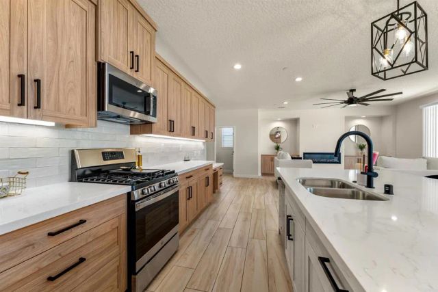 14277 Glenview Court, Victorville, CA 92395