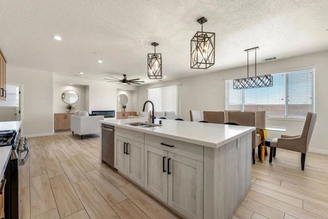 14277 Glenview Court, Victorville, CA 92395