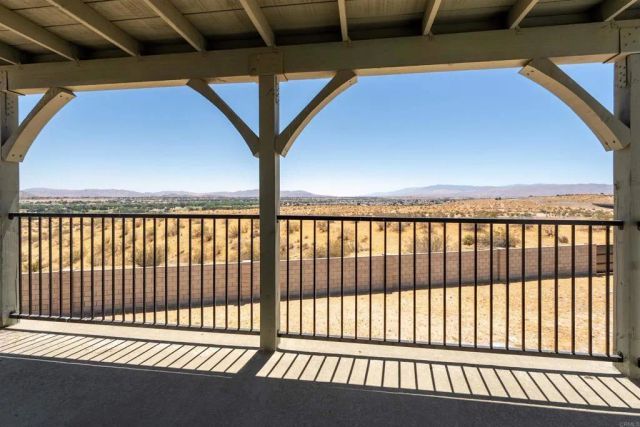 14277 Glenview Court, Victorville, CA 92395