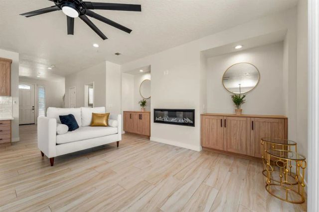 14277 Glenview Court, Victorville, CA 92395
