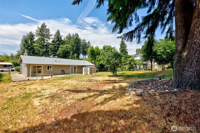 17940 9th Avenue NE, Poulsbo, WA 98370
