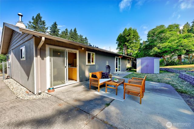 17940 9th Avenue NE, Poulsbo, WA 98370