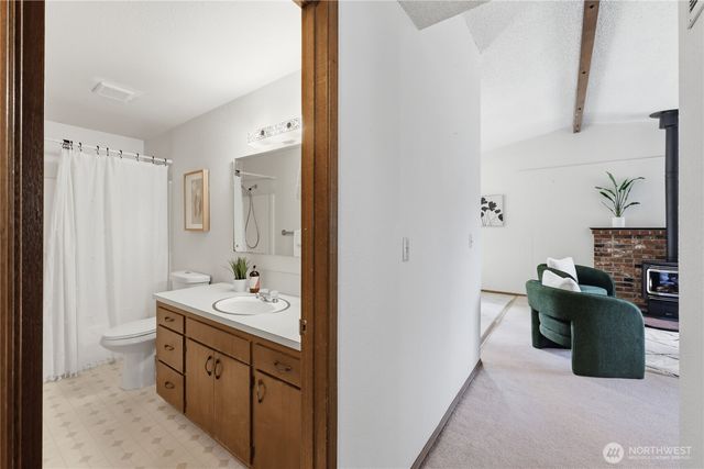 17940 9th Avenue NE, Poulsbo, WA 98370