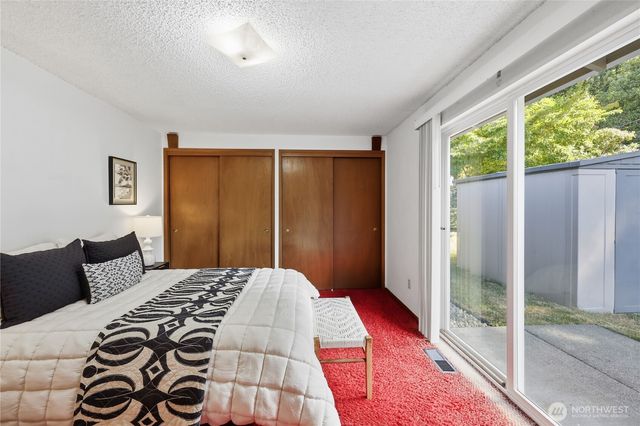 17940 9th Avenue NE, Poulsbo, WA 98370