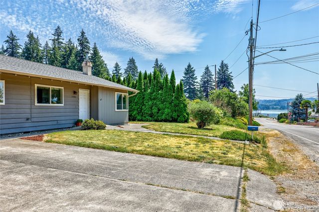 17940 9th Avenue NE, Poulsbo, WA 98370
