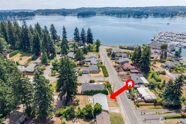 17940 9th Avenue NE, Poulsbo, WA 98370