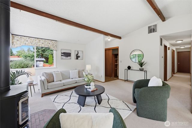17940 9th Avenue NE, Poulsbo, WA 98370