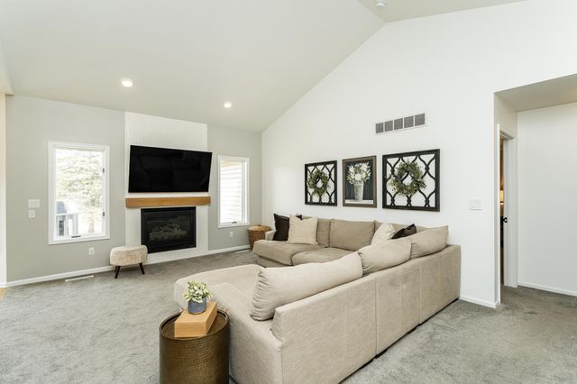 2945 Stonegate Court SW, Rochester, MN 55902
