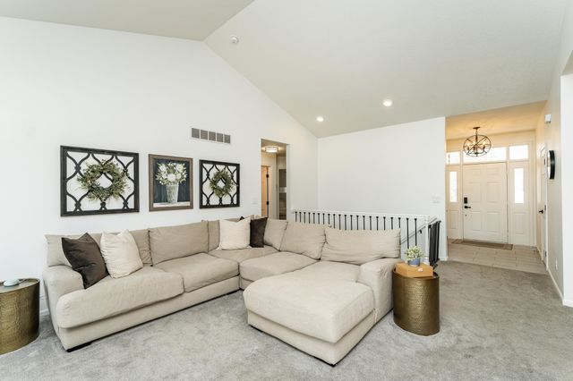 2945 Stonegate Court SW, Rochester, MN 55902