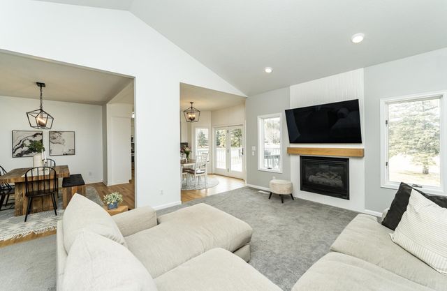 2945 Stonegate Court SW, Rochester, MN 55902
